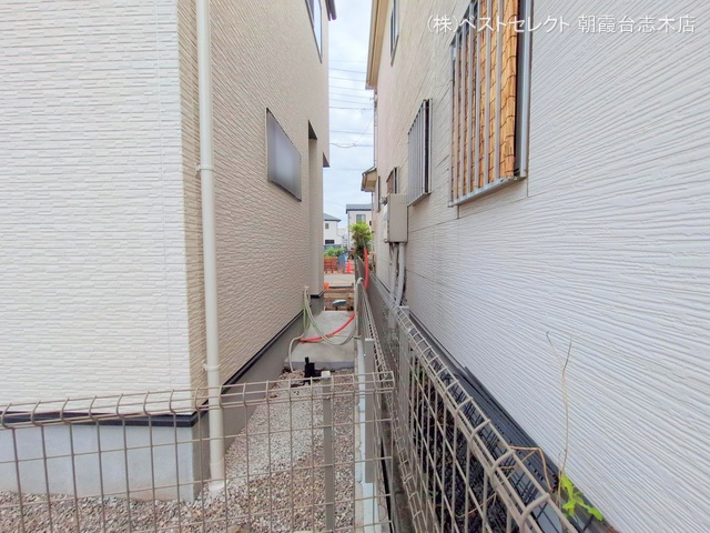埼玉県新座市畑中2丁目の新築戸建て外構写真 2024年11月10日撮影