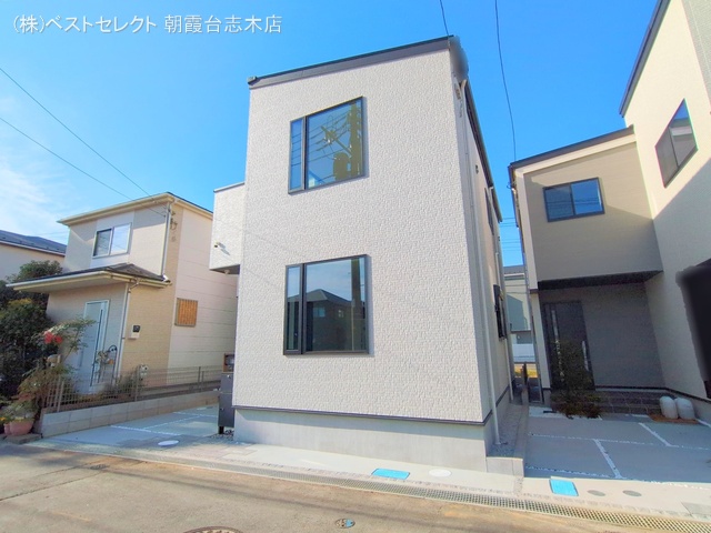埼玉県新座市畑中2丁目の新築戸建て完成写真 2024年12月4日撮影