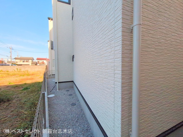 埼玉県新座市畑中2丁目の新築戸建て完成写真 2024年12月4日撮影