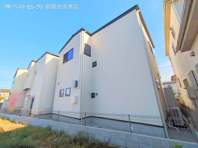 埼玉県新座市畑中2丁目の新築戸建て完成写真 2024年12月4日撮影
