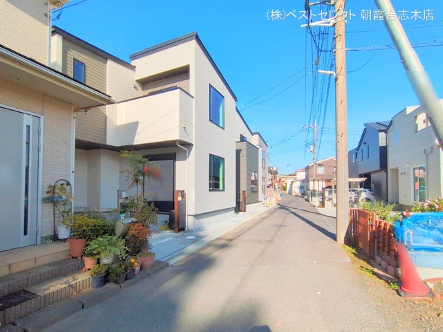 埼玉県新座市畑中2丁目の新築戸建て完成写真 2024年12月4日撮影