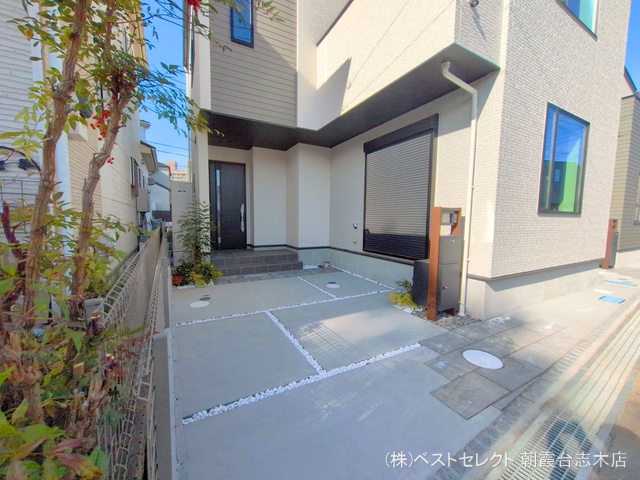 埼玉県新座市畑中2丁目の新築戸建て完成写真 2024年12月4日撮影