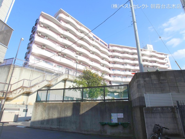 埼玉県朝霞市溝沼７丁目のマンション『朝霞台ダイカンプラザ』外観写真 2024年2月9日撮影