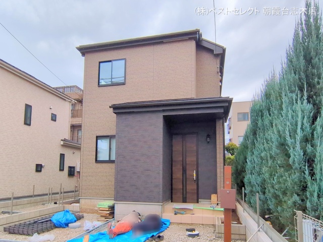 埼玉県新座市栄３丁目の新築戸建て外構写真 2025年11月10日撮影