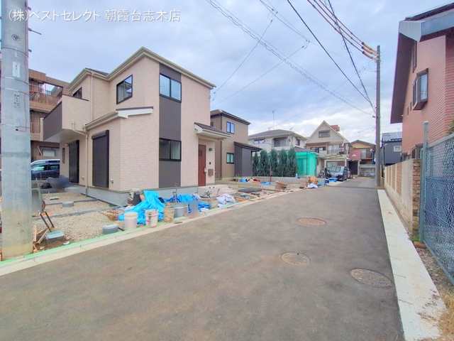 埼玉県新座市栄３丁目の新築戸建て外構写真 2025年11月10日撮影