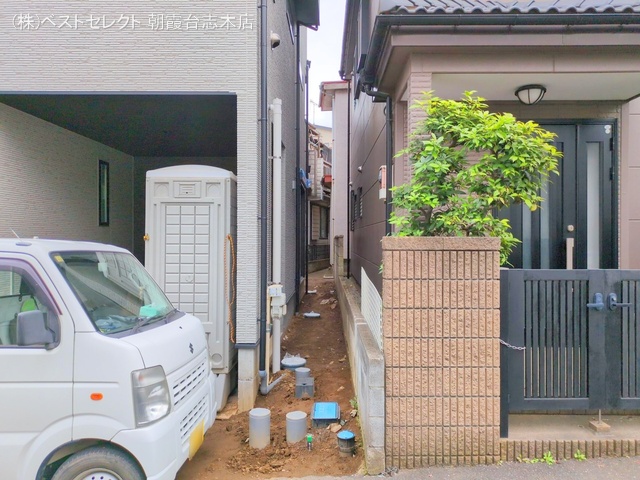 埼玉県新座市東3丁目の新築戸建て外構写真 2025年3月23日撮影