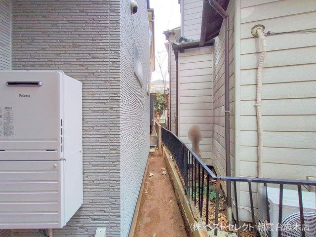 埼玉県新座市東3丁目の新築戸建て外構写真 2025年3月23日撮影