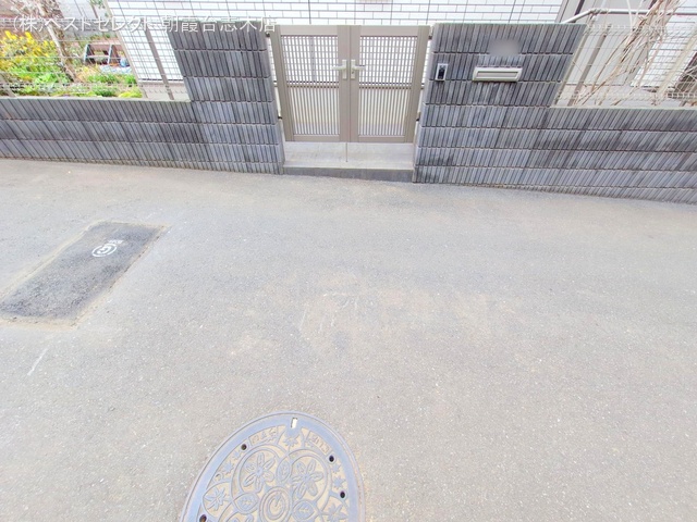 埼玉県新座市東3丁目の新築戸建て外構写真 2025年3月23日撮影