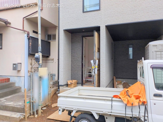 埼玉県新座市東3丁目の新築戸建て外構写真 2025年3月23日撮影