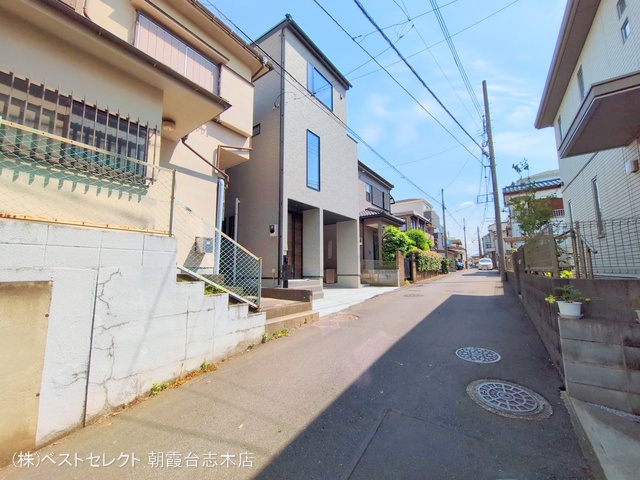埼玉県新座市東3丁目の新築戸建て完成写真 2025年5月13日撮影