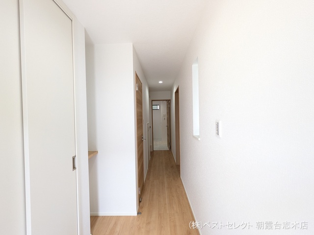 埼玉県新座市東3丁目の新築戸建て玄関写真 2025年10月1日撮影