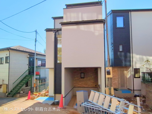 埼玉県和光市新倉2丁目の新築戸建て外構写真 2024年12月18日撮影