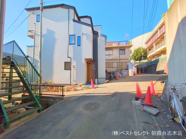 埼玉県和光市新倉2丁目の新築戸建て外構写真 2024年12月18日撮影