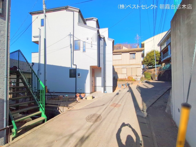 埼玉県和光市新倉2丁目の新築戸建て外構写真 2025年2月18日撮影