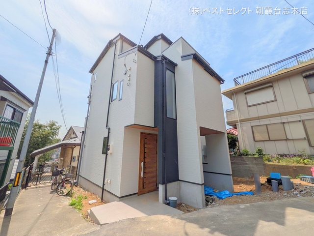埼玉県和光市新倉2丁目の新築戸建て外構写真 2025年4月16日撮影