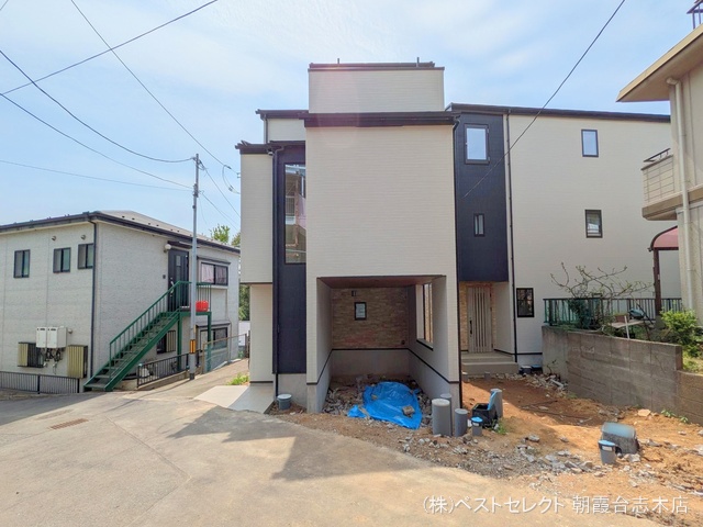 埼玉県和光市新倉2丁目の新築戸建て外構写真 2025年4月16日撮影