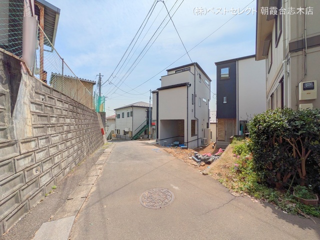 埼玉県和光市新倉2丁目の新築戸建て外構写真 2025年4月16日撮影