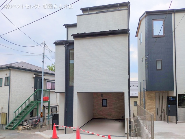 埼玉県和光市新倉2丁目の新築戸建て完成写真 2025年6月12日撮影