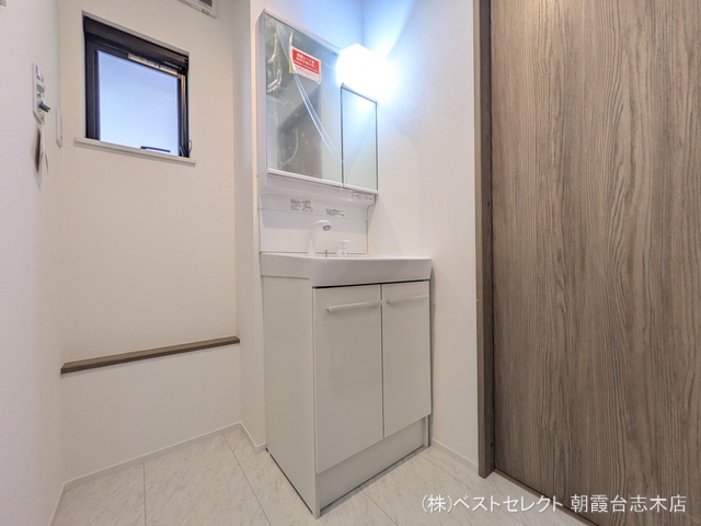 埼玉県和光市新倉2丁目の新築戸建て洗面所写真 2025年9月10日撮影