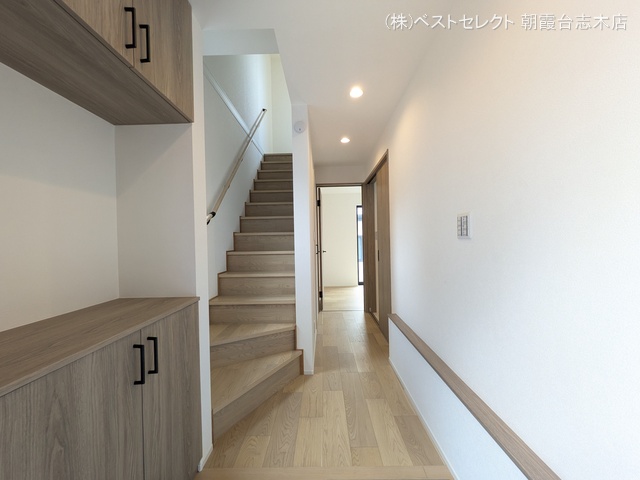埼玉県和光市新倉2丁目の新築戸建て玄関写真 2025年9月10日撮影