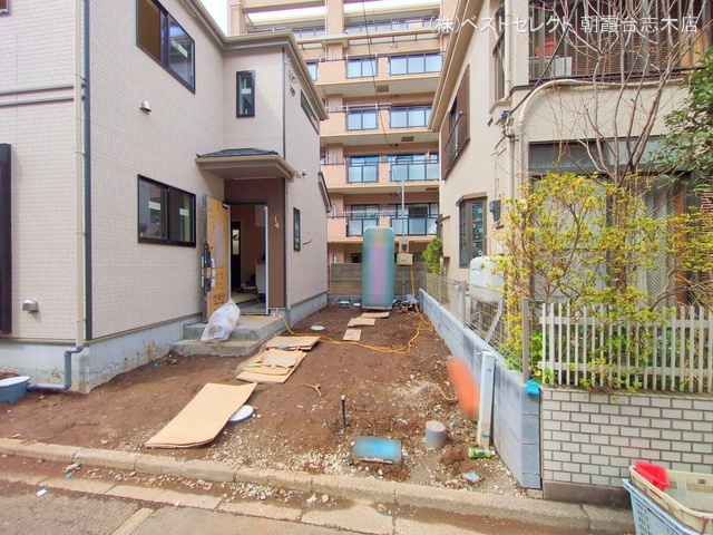 埼玉県新座市大和田１丁目の新築戸建て外構写真 2025年3月12日撮影