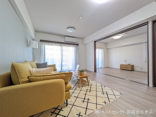 埼玉県新座市新堀３丁目のマンション『ヴィルヌーブ清瀬』リビング写真 2025年9月1日撮影