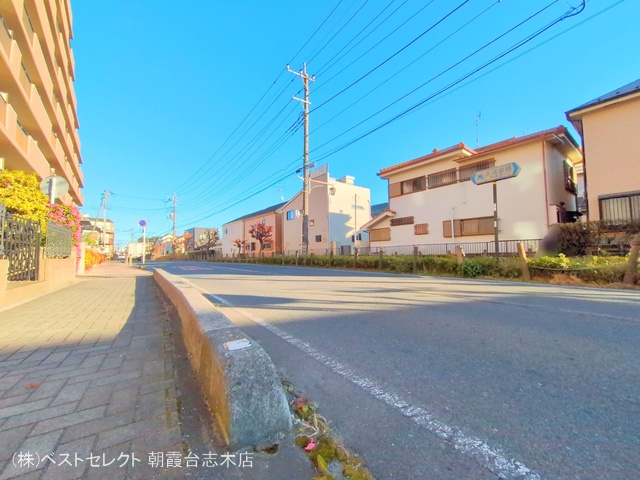 埼玉県新座市新堀３丁目のマンション『ヴィルヌーブ清瀬』外観写真 2024年12月23日撮影