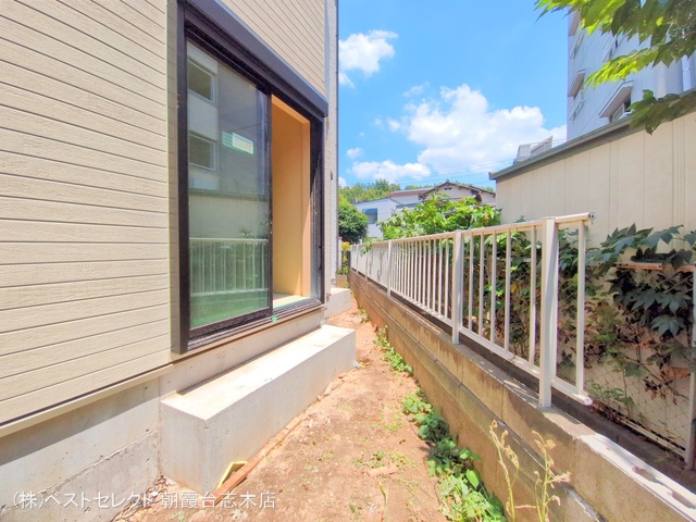埼玉県志木市幸町2丁目の新築戸建て外構写真 2025年7月27日撮影