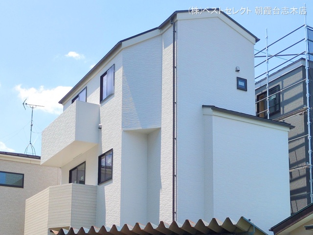 埼玉県志木市幸町2丁目の新築戸建て外構写真 2025年7月27日撮影