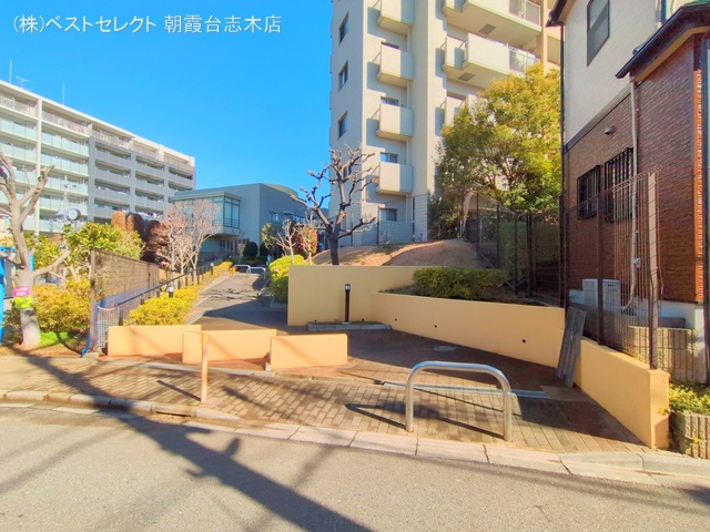 埼玉県和光市白子１丁目のマンション『グランヴィータ光が丘公園』外観写真 2025年1月21日撮影