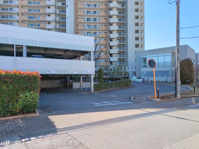 埼玉県和光市白子１丁目のマンション『グランヴィータ光が丘公園』外観写真 2025年1月21日撮影