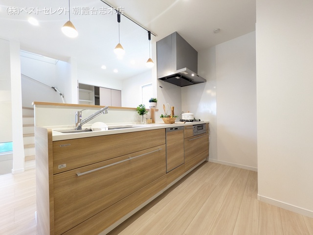 埼玉県朝霞市三原2丁目の新築戸建てキッチン写真 2025年9月24日撮影