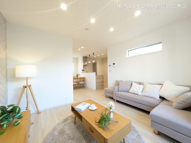 埼玉県朝霞市三原2丁目の新築戸建てリビング写真 2025年9月24日撮影