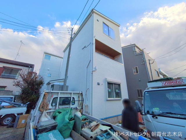 埼玉県朝霞市三原2丁目の新築戸建て外構写真 2025年2月16日撮影