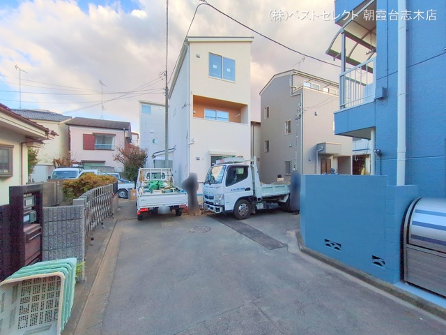 埼玉県朝霞市三原2丁目の新築戸建て外構写真 2025年2月16日撮影