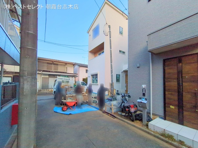 埼玉県朝霞市三原2丁目の新築戸建て外構写真 2025年2月16日撮影