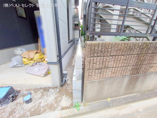 埼玉県志木市柏町6丁目の新築戸建て外構写真 2025年6月25日撮影