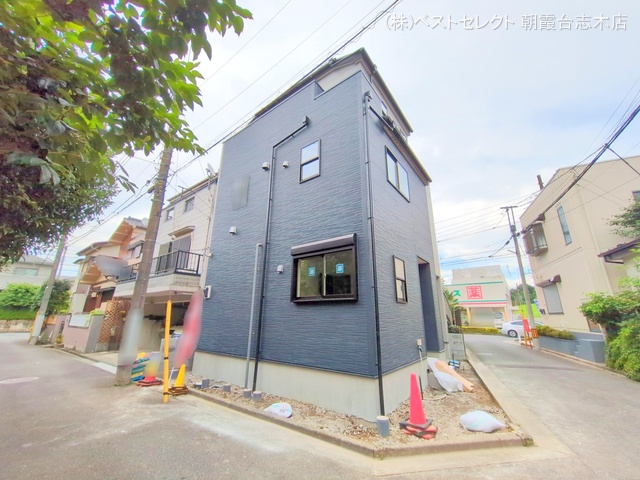 埼玉県志木市柏町6丁目の新築戸建て外構写真 2025年6月25日撮影