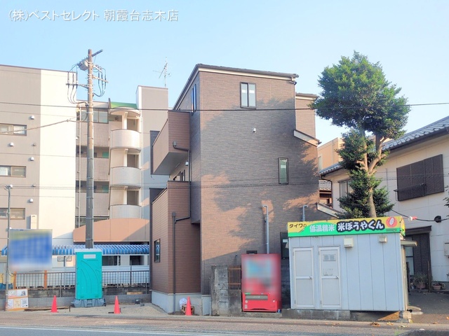 埼玉県志木市柏町５丁目の新築戸建て外構写真 2025年7月8日撮影