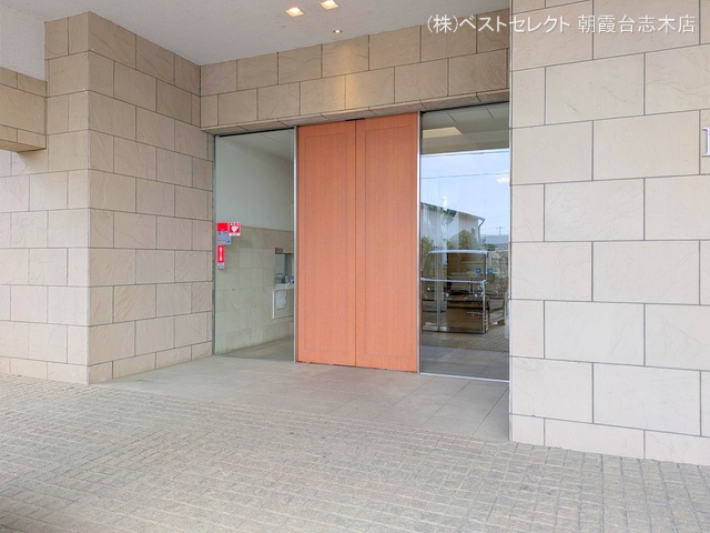 埼玉県和光市下新倉4丁目のマンション『クリオ西高島平参番館』外観写真 2025年4月23日撮影