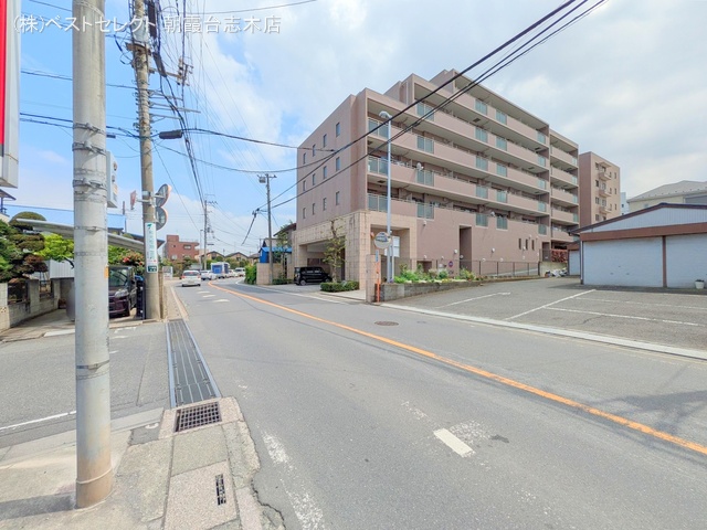 埼玉県和光市下新倉4丁目のマンション『クリオ西高島平参番館』外観写真 2025年4月23日撮影