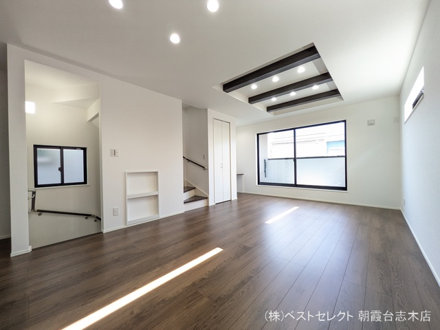 埼玉県志木市本町2丁目の新築戸建てリビング写真 2025年10月1日撮影