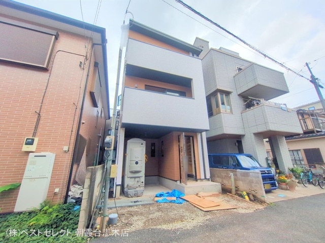 埼玉県志木市本町2丁目の新築戸建て外構写真 2025年7月16日撮影