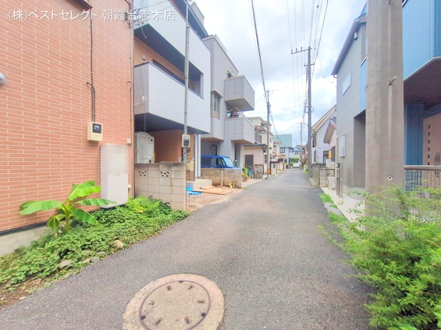 埼玉県志木市本町2丁目の新築戸建て外構写真 2025年7月16日撮影