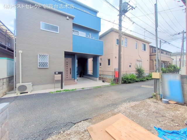 埼玉県志木市本町2丁目の新築戸建て外構写真 2025年7月16日撮影
