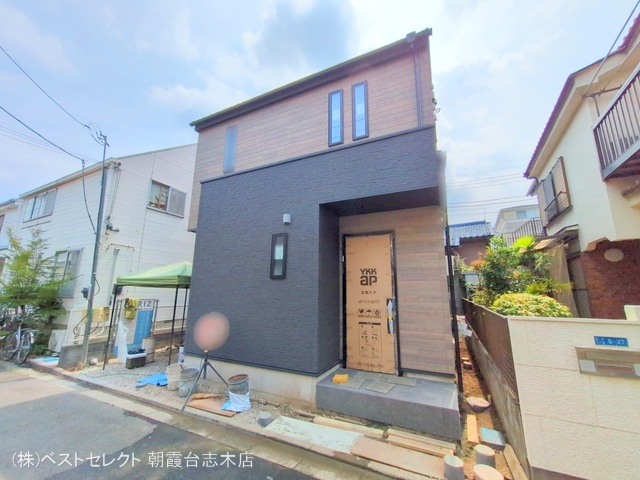 埼玉県朝霞市宮戸2丁目の新築戸建て外構写真 2025年8月21日撮影