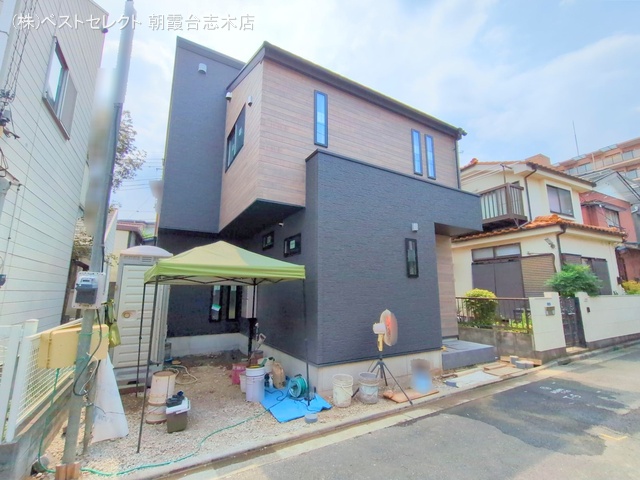 埼玉県朝霞市宮戸2丁目の新築戸建て外構写真 2025年8月21日撮影