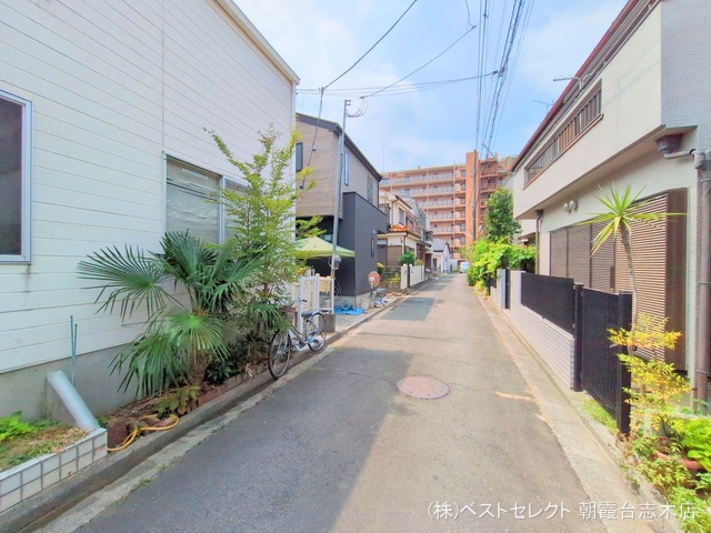 埼玉県朝霞市宮戸2丁目の新築戸建て外構写真 2025年8月21日撮影