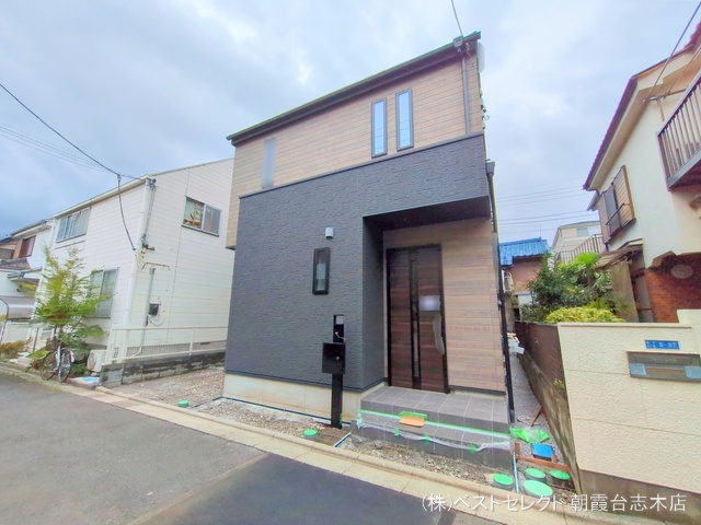 埼玉県朝霞市宮戸2丁目の新築戸建て外構写真 2025年9月11日撮影