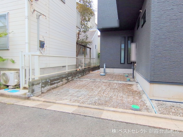 埼玉県朝霞市宮戸2丁目の新築戸建て外構写真 2025年9月11日撮影